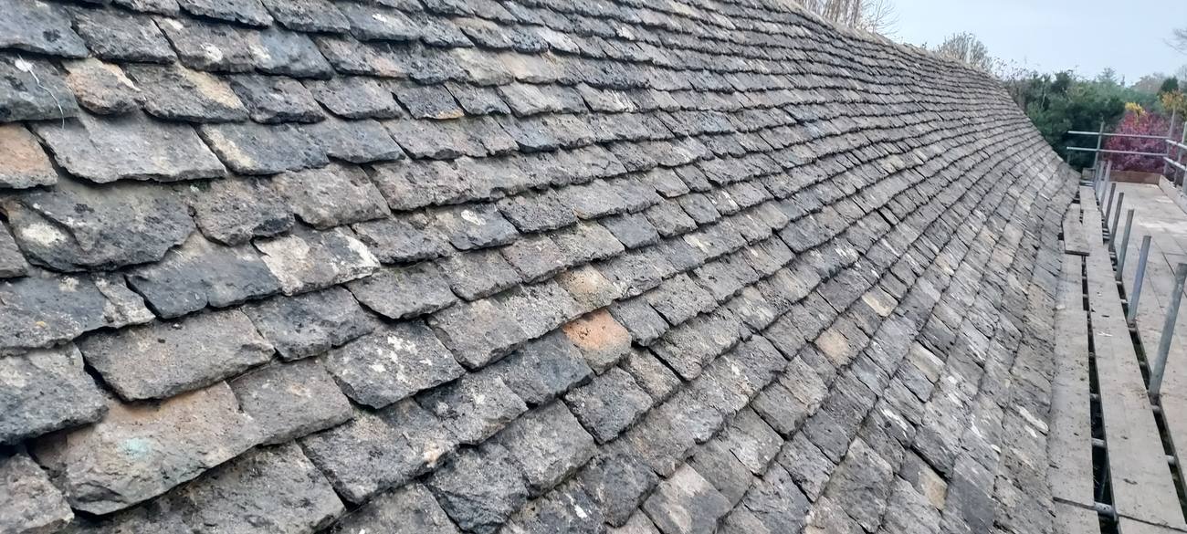 Weathered Cotswold stone tile detail